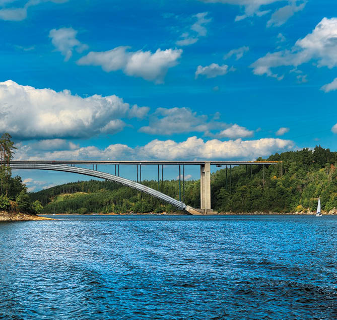 Kniha  VLTAVA - Libor Svacek  - vydani 1 , rok 2011 Photographer: Libor Svacek; box fotosvacek cz; Mobile: +420 602428001; 