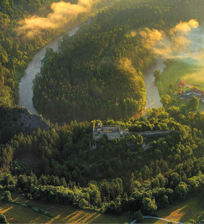 D v   k men letecky - foto Libor Sv  ek Libor Svacek, Kaplicka 447, 381 01 Cesky Krumlov, CZ  E- mail:  box fotosvacek cz