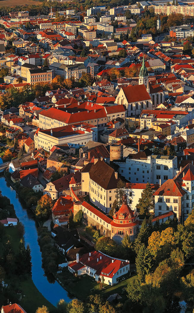 Kniha   ESK  REPUBLIKA LETECK  - Libor Sv  ek  - vyd n  1 , rok 2014 Photographer: Libor Svacek; box fotosvacek cz; Mobile: +420 602428001; 