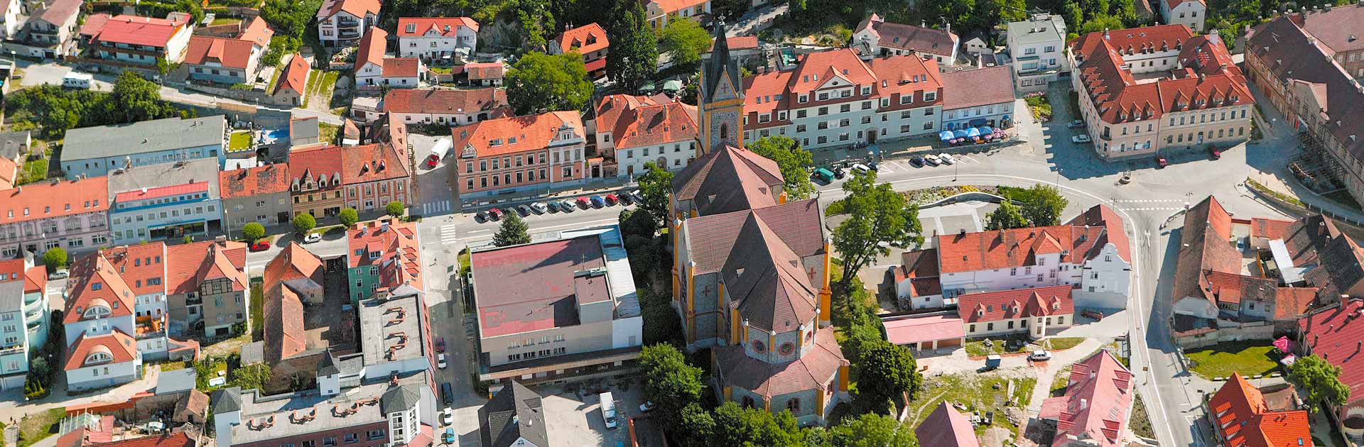 Hluboká nad Vltavou - náměstí, letecký pohled, foto: Libor Sváček